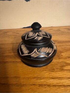 Vintage Hand-Carved Black Wooden Lidded Rustic Etched Flower Trinket Box 3.5”